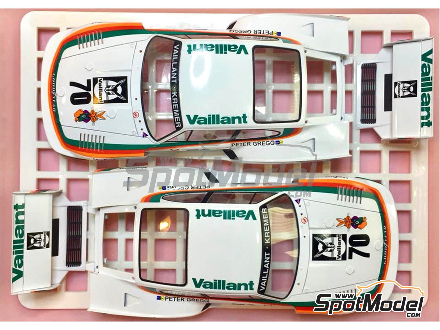 Porsche 935 K2 Kremer Racing Team sponsored by Vaillant - Deutsche  Rennsport Meisterschaft DRM 1977. Car scale model kit in 1/24 scale  manufactured by